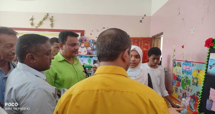 مكتب التربية في المنصورة  ينظم مسابقة المجلة الحائطية البيئية