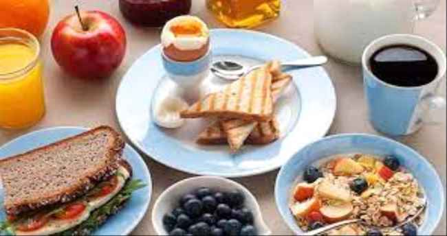 عادات أثناء وجبة الفطور تساعدك في التخلص من الوزن الزائد