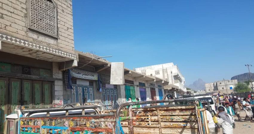اخبار محافظات اليمن - التجار بمسيمير لحج يغلقون محلاتهم رفضاً للتعامل  بالعملة الورقية فئة مائتا ريال