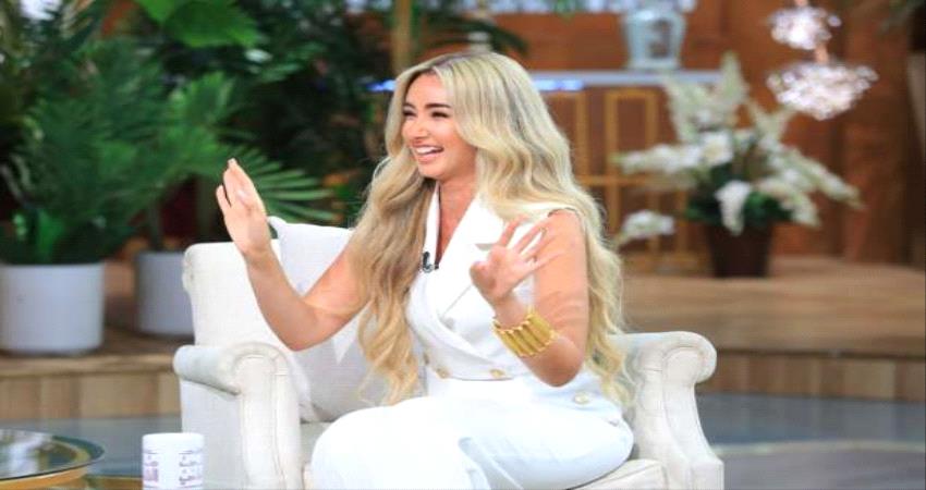 هنا الزاهد تكشف عن عمرها الحقيقي وتركها منزل الزوجية