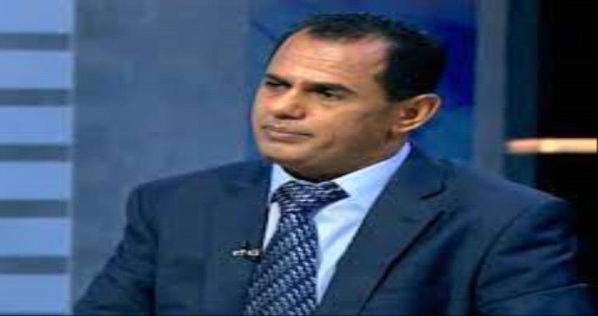 منصور صالح: من الصعب انتصار الشرعية المتهالكة وتسليم الحوثيين الأرض والسلاح 