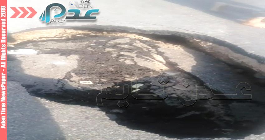 مسؤول محلي في عدن يطلق تحذيرات بشأن الهبوط الارضي بحجيف