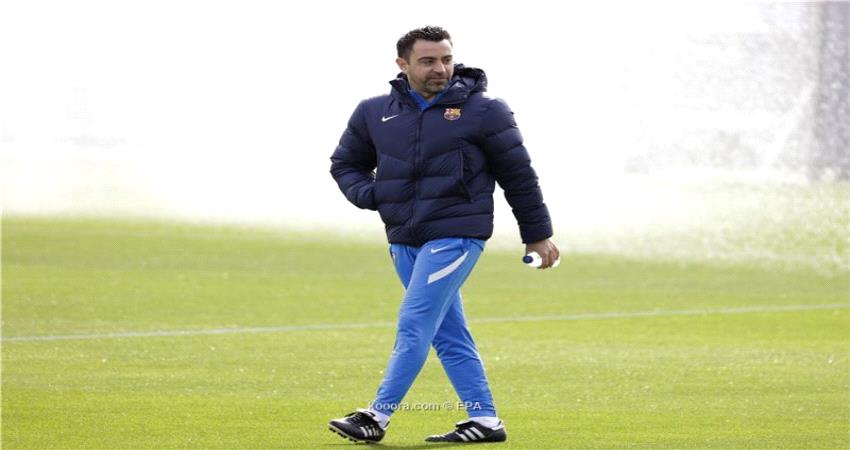 تشافي يعلن قائمة برشلونة لمواجهة فرانكفورت