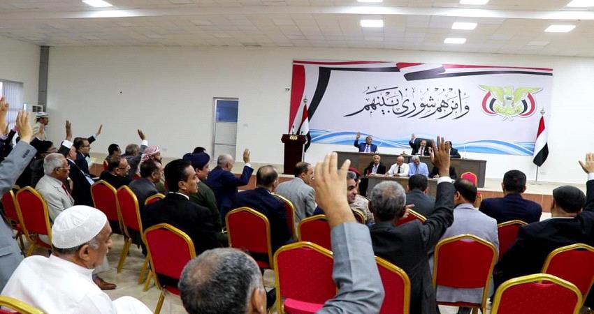 برلماني يشن هجوما على الخارجية  : 80 دبلوماسي قوام سفارات اليمن ومن أراد معالجة وضعه ارسلناه "ملحقا"  