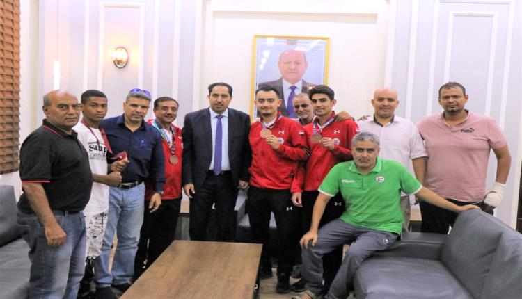 وزير الشباب والرياضة يكرّم منتخبي تنس "الطاولة والملاكمة"، لإنجازاتهما "خارجيَا"