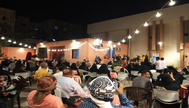 حفل طرب ولوحات راقصة بذكرى الاستقلال في عدن