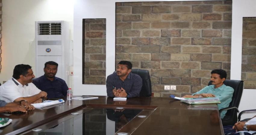 مناقشة مشروع رصف شارع التسعين بالممدارة 