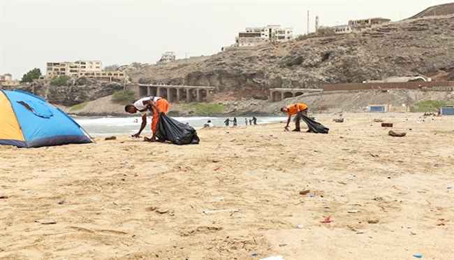 حملات تنظيف ورفع المخلفات في منطقة الساحل الذهبي