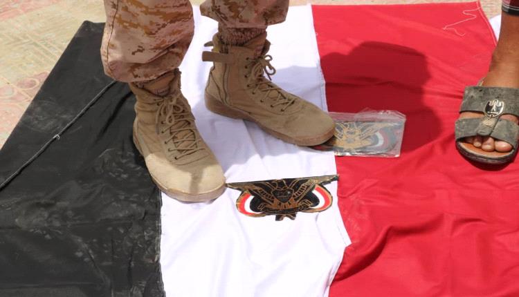 شاهد...دعس اعلام "الوحدة اليمنية" في حضرموت