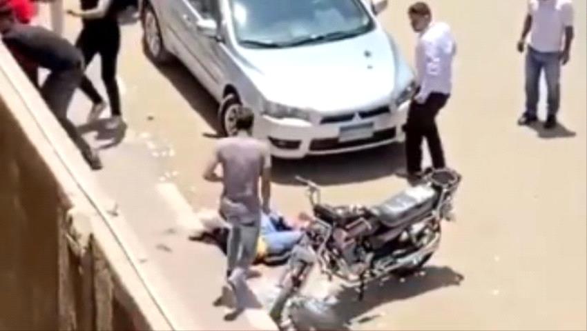 شاب يذبح فتاة أمام الجامعة في مصر