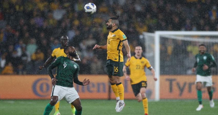 المنتخب السعودي يلاحق فوزه الأول على أستراليا في التصفيات