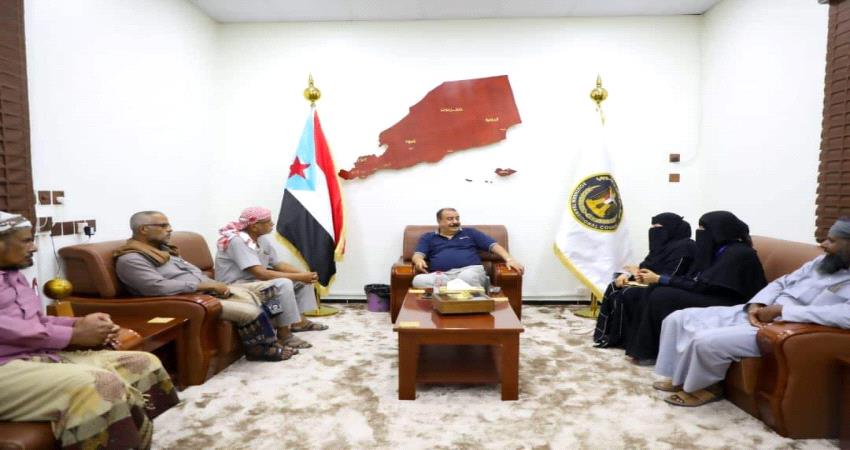 اللواء بن بريك يطلع على الانفلات في وادي حضرموت ويدعو لتوحيد الصف لمواجهته