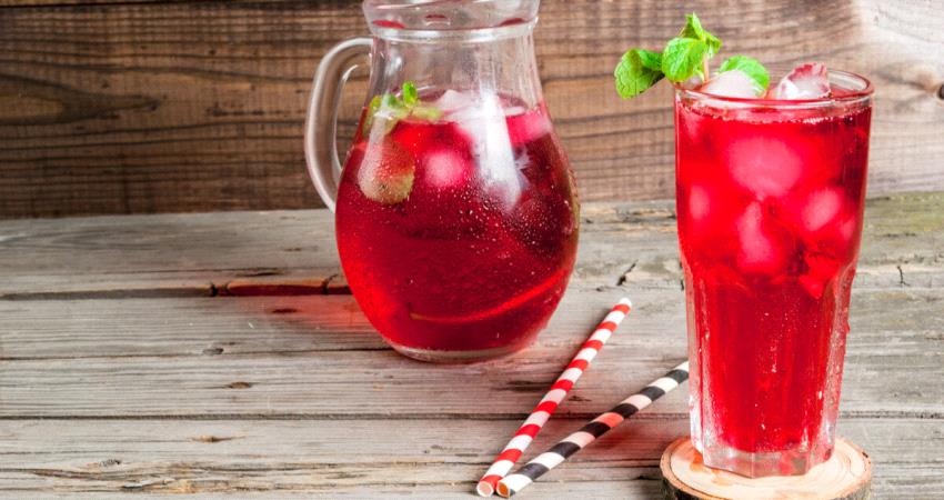 هذا المشروب الأحمر يخفض ضغط الدم مثل الأدوية  