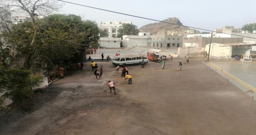 عشاق التلال ينفذون حملة نظافة واسعة لتنظيف مقر نادي التلال