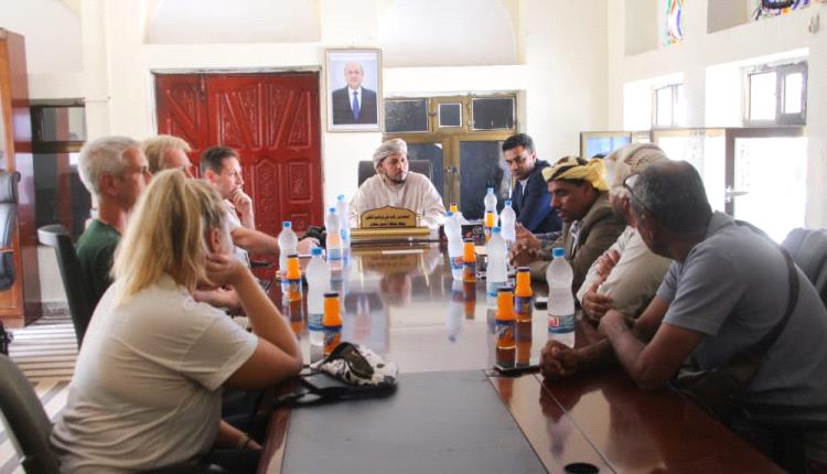 مناقشة خطة مشروع يهدف لحماية أنواع اللبان السقطري النادر 