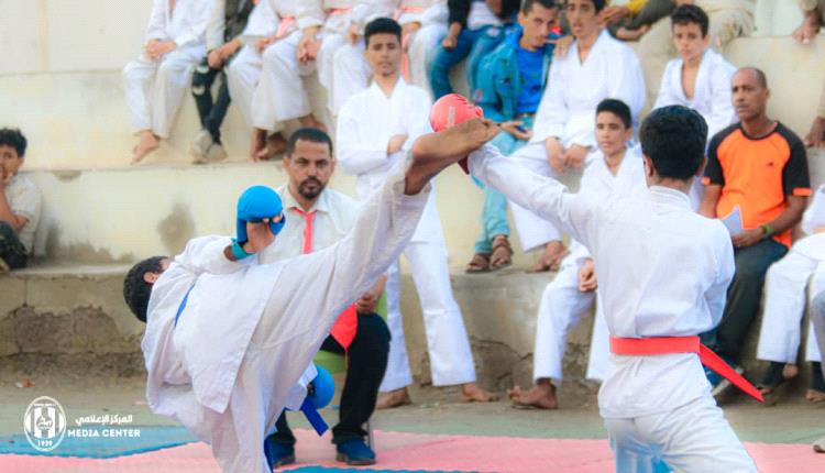 منافسات قوية في إفتتاح بطولة الكاراتيه