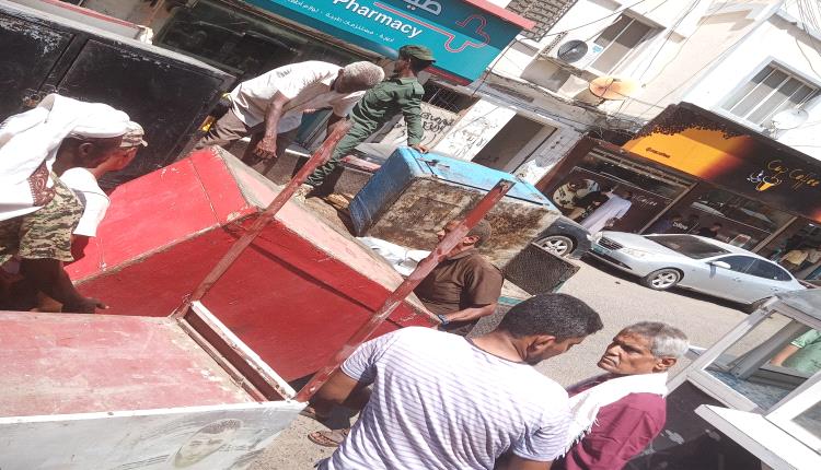 صور- حملة لإزالة العوائق في شوارع المعلا بعدن