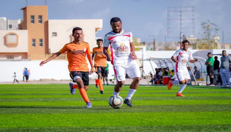 شباب مرخة ينتزع فوزا صعباً من أنياب صمود الصعيد ضمن بطولة كأس المحافظة للأندية 
