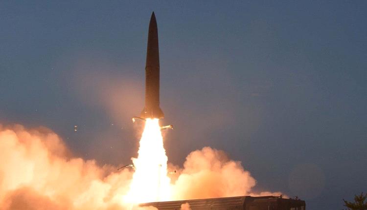 كوريا الشمالية تستعد لإطلاق صاروخ باليستي..