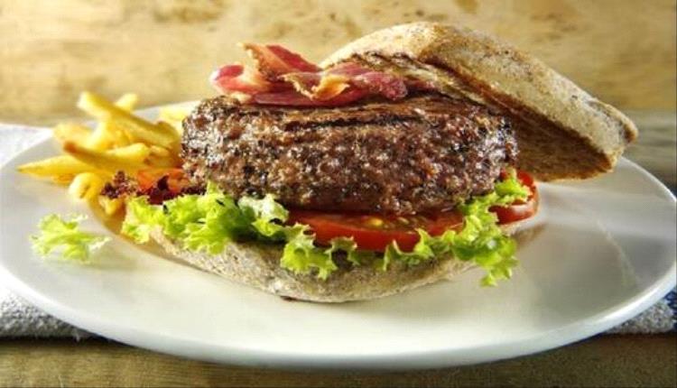 مخاطر الوجبات السريعة على الدماغ 