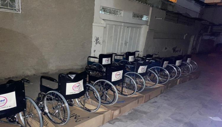 مؤسسة ريما الطبية تدعم ذوي الاحتياجات الخاصة بكراسي متحركة في عدن ولحج