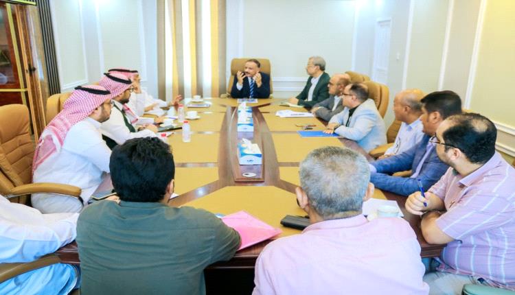 وزير النقل يناقش مع البرنامج السعودي ما تبقى من إعادة تأهيل مطار عدن الدولي