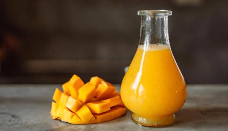 طريقة عمل عصير المانجو بإضافات مختلفة.. وأهم فوائده للصحة
