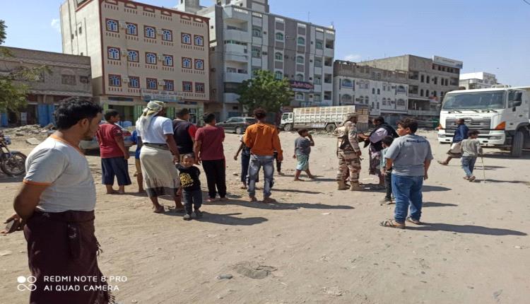 تواصل الحملة الخاصة بإزالة العوائق والعشوائيات بتبن لحج