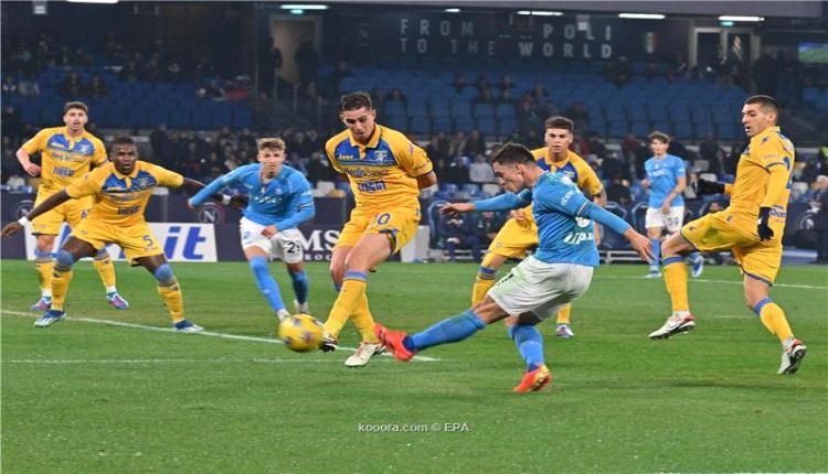 فروزينوني يقصي نابولي من كأس ايطاليا بفوز عريض