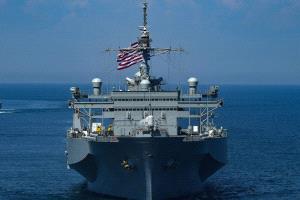 البحرية الأمريكية تنشر فيديو لاعتراض صواريخ كروز حوثية في البحر الأحمر