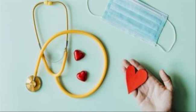 ارتفاع الكوليسترول.. 4 علامات تحذيرية لتراكم الدهون في جدران الشرايين