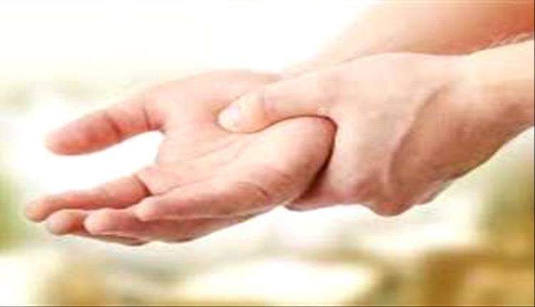 نذير للموت المبكر.. ضعف قبضة اليد ناقوس خطر بقدوم السرطان والضعف العام