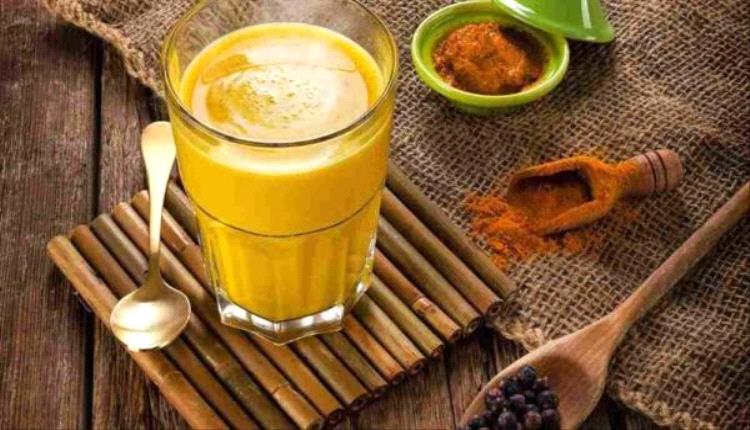 فوائد شرب الكركم على الريق في تعزيز جهاز المناعة