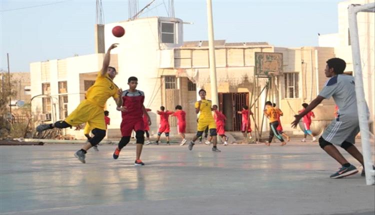 اتصال هاتفي يؤكد دعم قطاع الشباب والرياضة في لحج