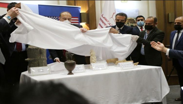 أمريكا تُعيد 77 قطعة أثرية منهوبة إلى اليمن