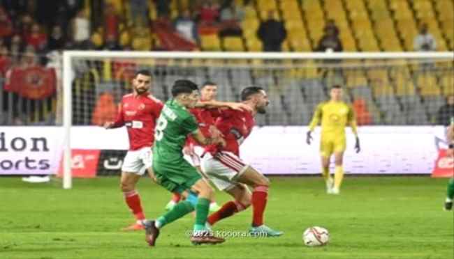 الأهلي يرفض هدية الزمالك ويتعثر أمام المصري