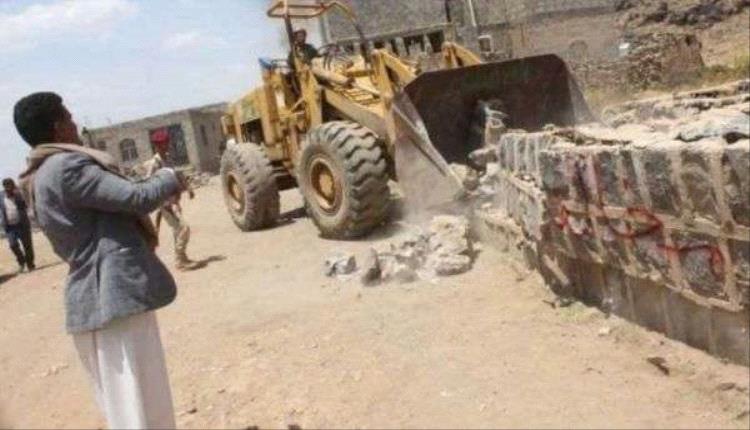 جرافات الحوثي تستأنف هدم أملاك المواطنين غربي صنعاء