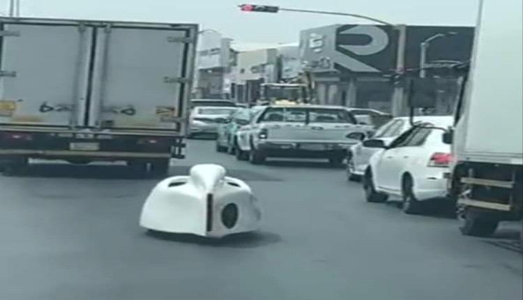 صور - سيارة غريبة تسير في شوارع السعودية وتثير الجدل 