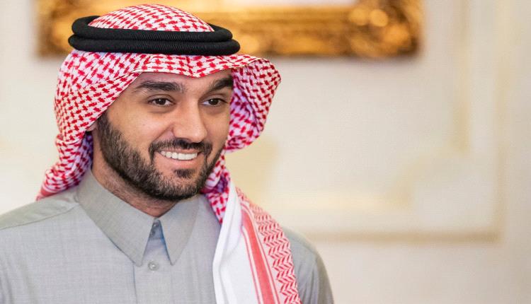 وزير الرياضة السعودي يضع شرطا قبل التعاقد رسميا مع ميسي وبنزيما