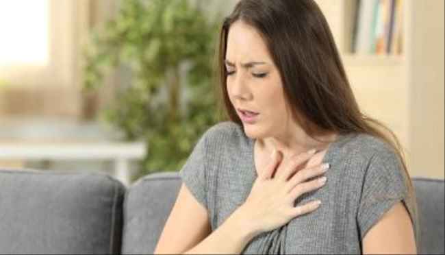 كيف يتسبب ارتجاع الحمض فى ضيق التنفس؟