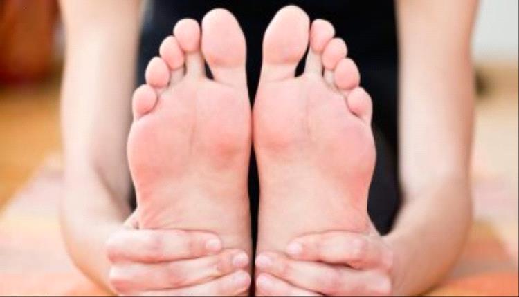 أسباب مختلفة لتورم القدمين