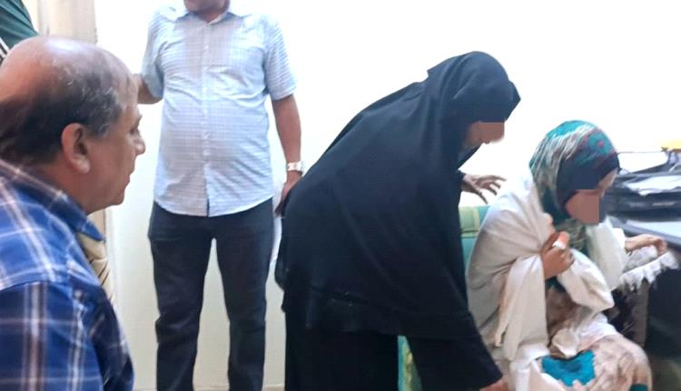 لفته إنسانية لمنسقية الانتقالي تجاه طالبة تعرضت للطعن في عدن