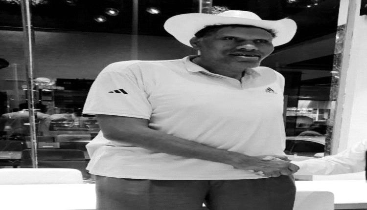 وفاة أطول رجل في العالم بجده