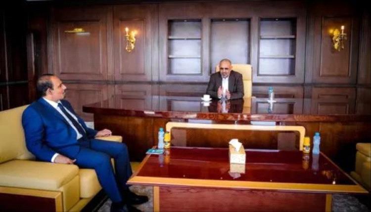 الرئيس الزبيدي يتعامل مع مخططات الفوضى بهذا الإجراء 
