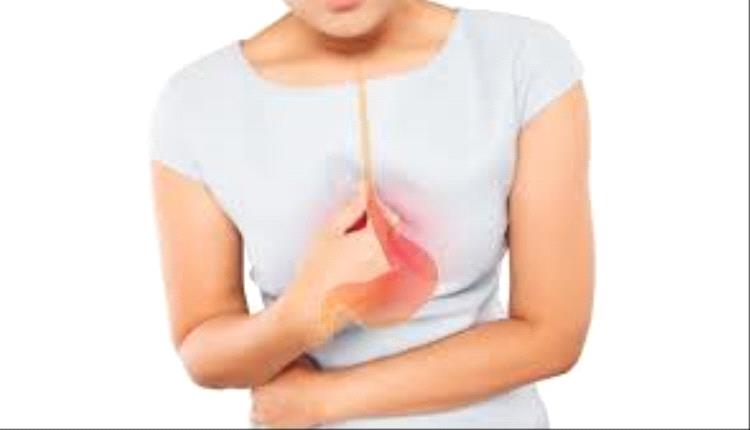 6 عوامل تزيد من حموضة المعدة وارتجاع المريء