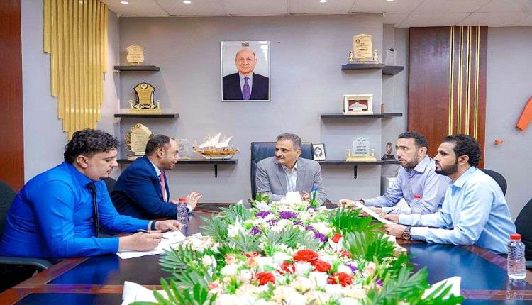 لقاء في عدن يبحث إعادة تأهيل مبنى الإصدار الآلي
