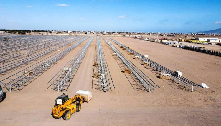 صور جوية تظهر مستوى الإنجاز في محطة الطاقة الشمسية الإماراتية بالعاصمة عدن