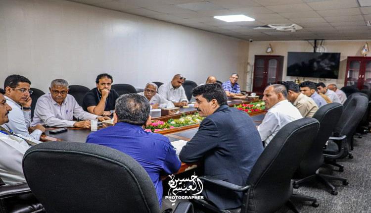 اجتماع عاجل لدعم نادي الجلاء الرياضي وتطوير منشآته الرياضية