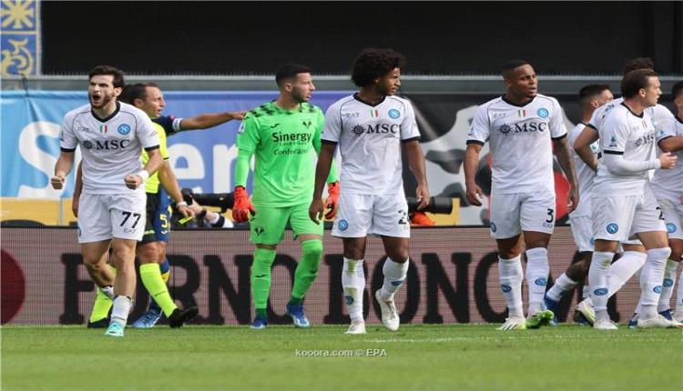 كفارا يتوهج في فوز نابولي على فيرونا