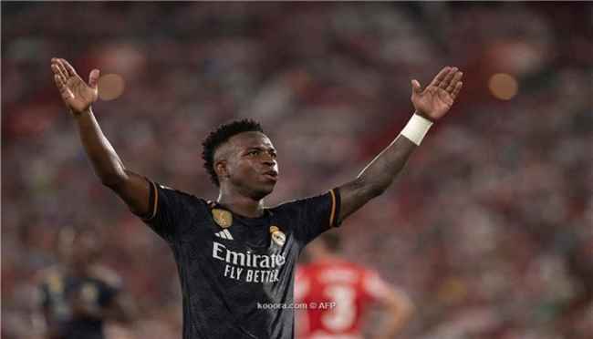 رسميا.. ريال مدريد يربط فينيسيوس بعقد جديد
